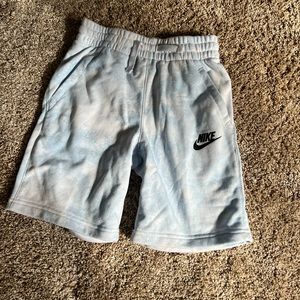 Youth Medium Nike “comfy”shorts